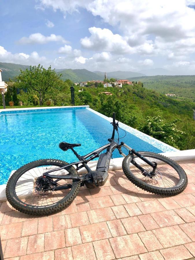 Home Andrea With Infinity Salty Pool Roč Exterior foto
